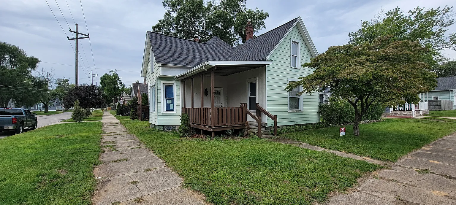 235 Walker St photo 1