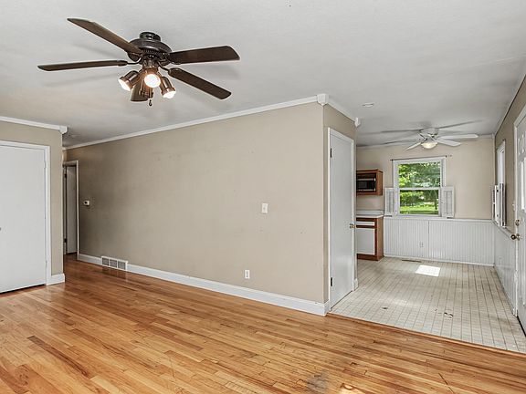 5th image of 3905 Ontario St