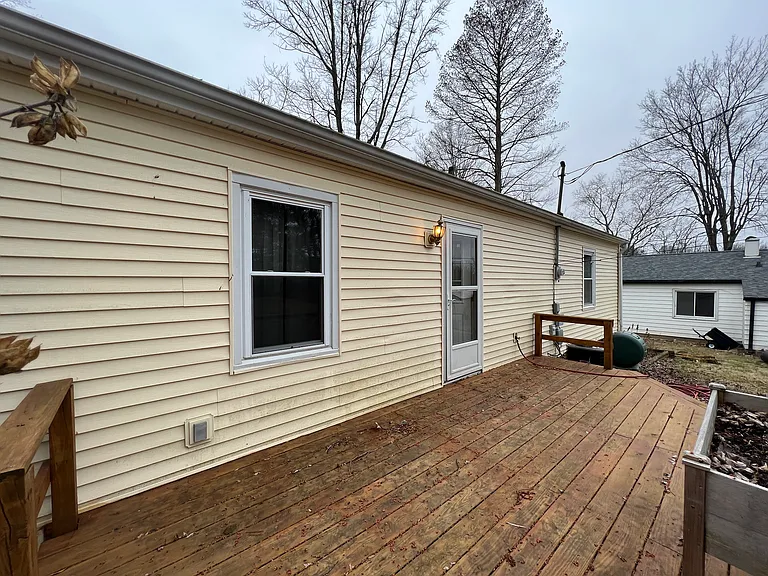 214 W Chester Dr — Photo 3