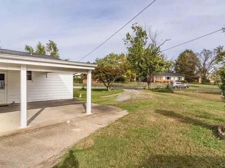 301 Meadowspring Rd — Photo 13