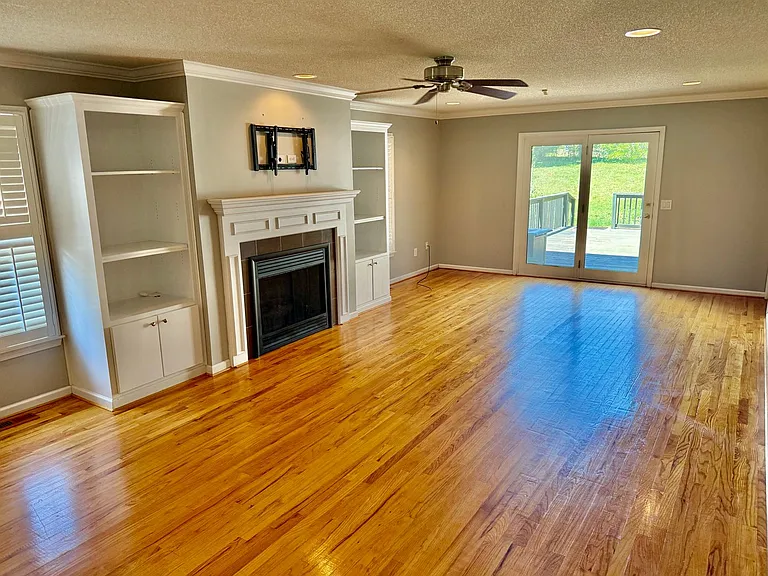 3053 Woodale Cir — Photo 3