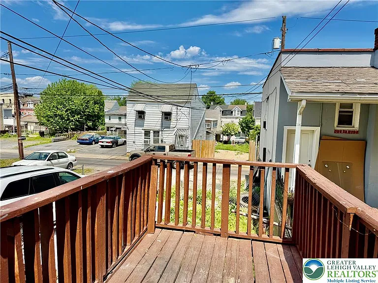 177 W Tilghman St — Photo 3