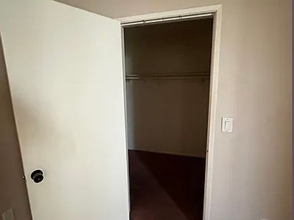 3rd image of 557 E Verdugo Ave