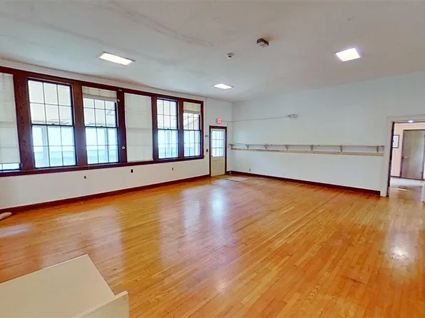 1924 E 1600th Rd, Lawrence, KS 66044