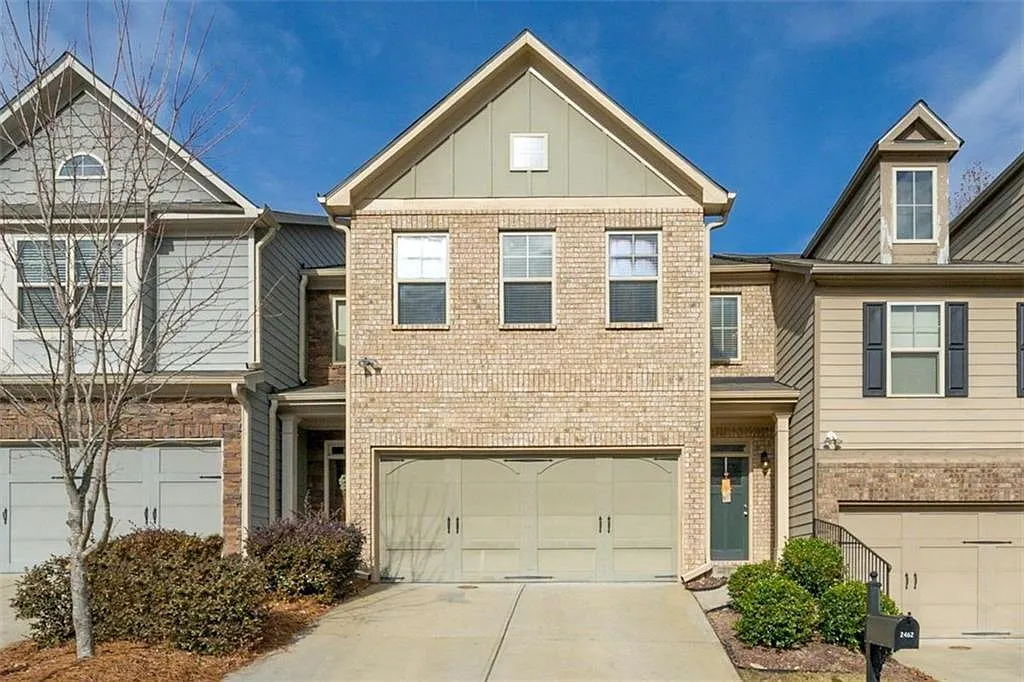 3 bed, 2.5 bath, 1926 sqft, $2,950 — Photo 2