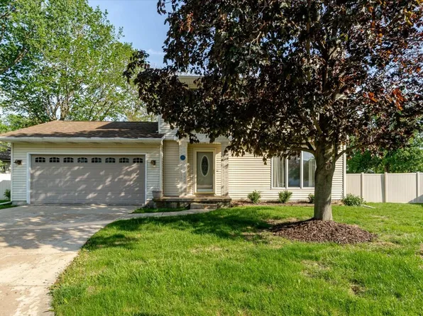 313 Jo Ann Ct, Normal, IL 61761