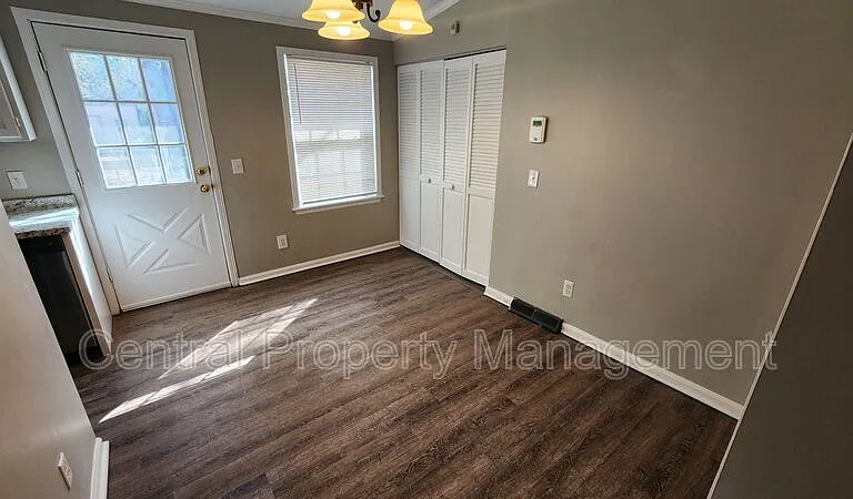 300 Florence Dr — Photo 6