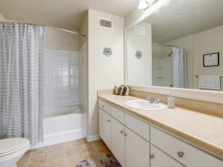 Parc at Flowing Wells Apartment Homes — Photo 7