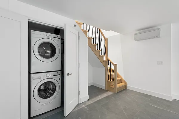 Rented by SERHANT. | media 16