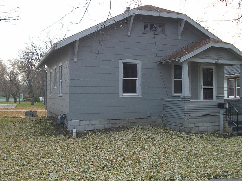 1st image of 206 N Roosevelt Ave