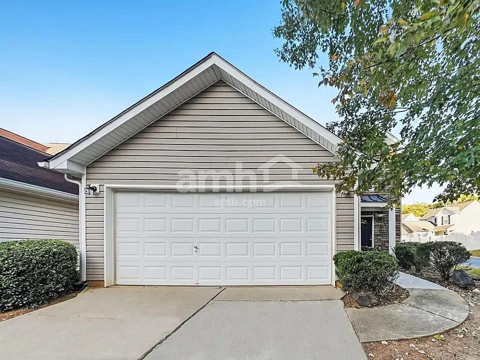 518 Arrowhead Dr