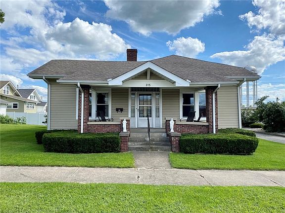 2nd image of 315 W Washington St