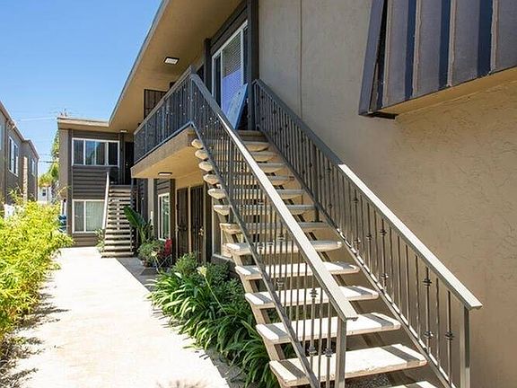 4956 Cape May Ave San Diego CA-Stairwell Path