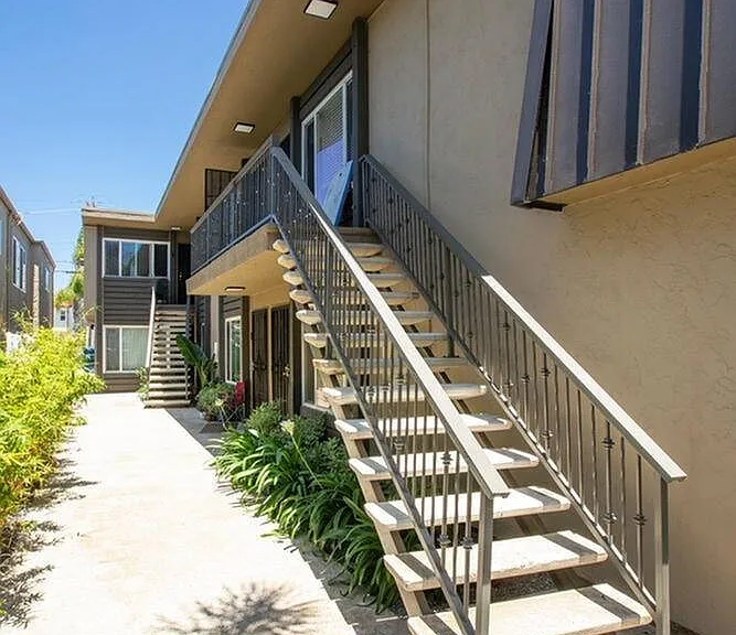 4956 Cape May Ave San Diego CA-Stairwell Path