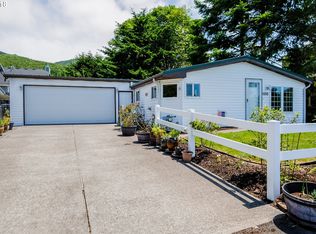 1090 NE Tillamook Ave, Rockaway Beach, OR 97136