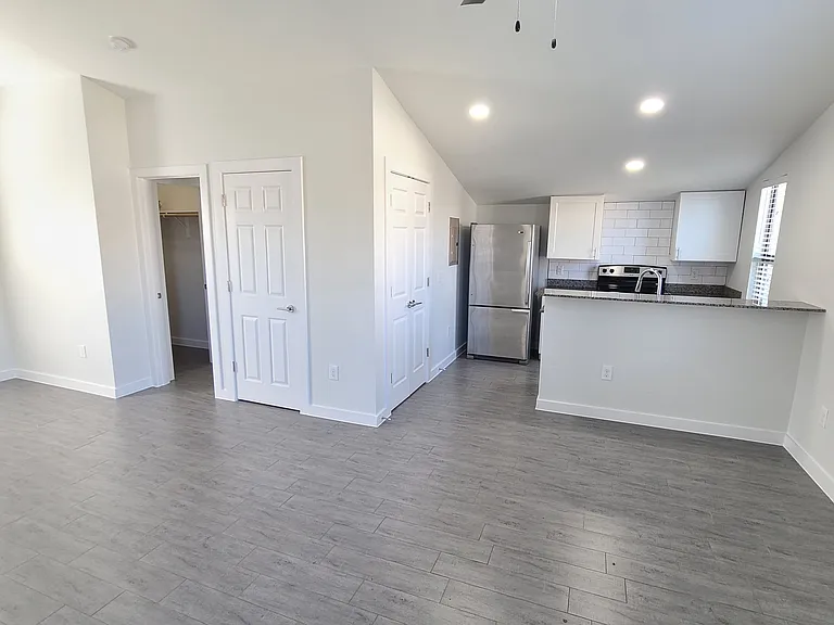 7406 Geneva Dr #2B — Photo 5
