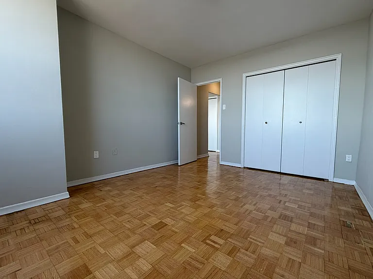 2960 Don Mills Rd W — Photo 31