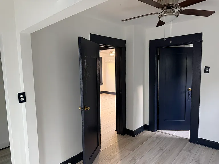 2111 Aaron St #2113-1/2 — Photo 3