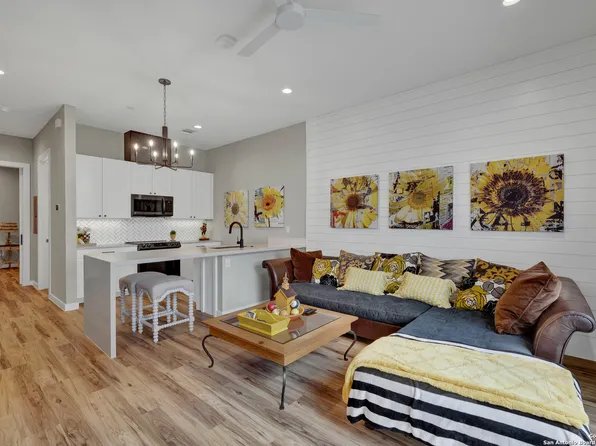 1208 N Academy Ave #3101, New Braunfels, TX 78130
