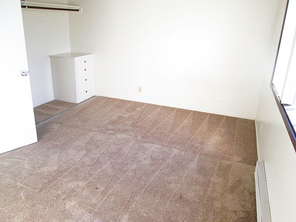 Large Bedroom #1 Very private and warm!