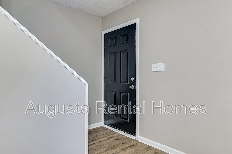 2 bed, 1.5 bath, 1005 sqft, $950 — Photo 3