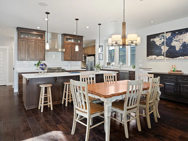 2325 NW Lolo Dr — Photo 4