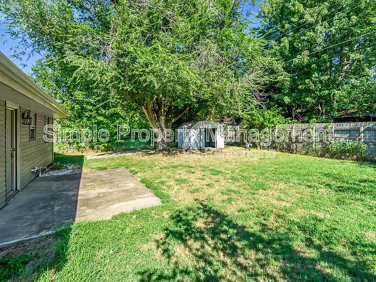 3221 Beechwood Dr — Photo 17