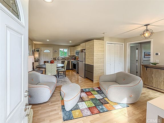 2nd image of 1059 Alta Vista Rd