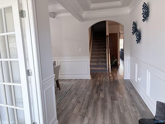 5th image of 104 Hutchinson Rd