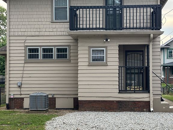 5th image of 2937 N Park Ave