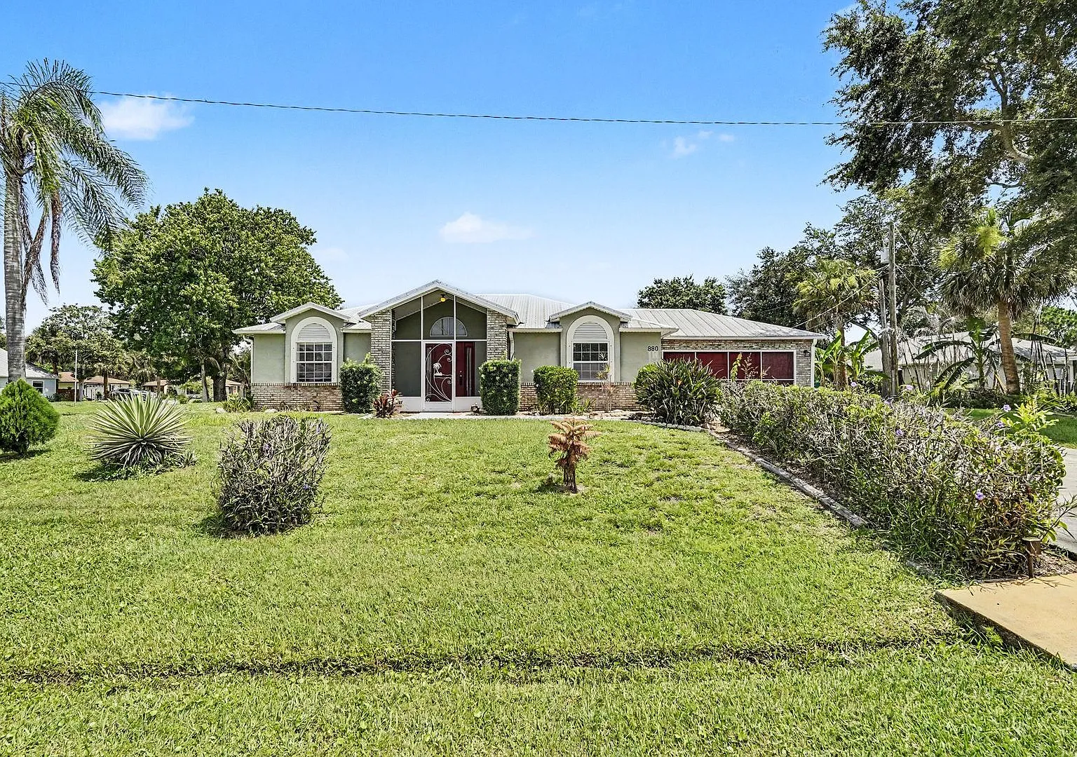 880 Vocelle Avenue — Photo 1