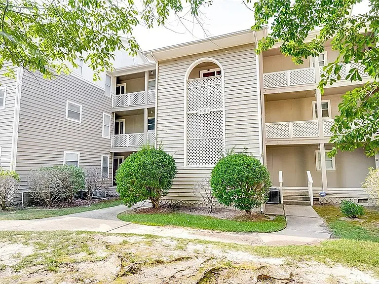 1006 Brookhollow Dr #9 — Photo 2
