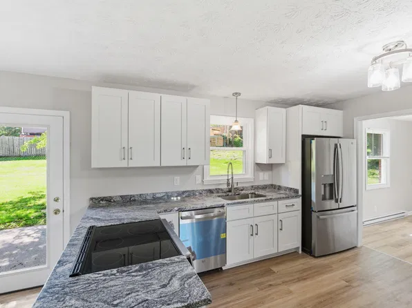 105 Robin Rd, Nicholasville, KY 40356