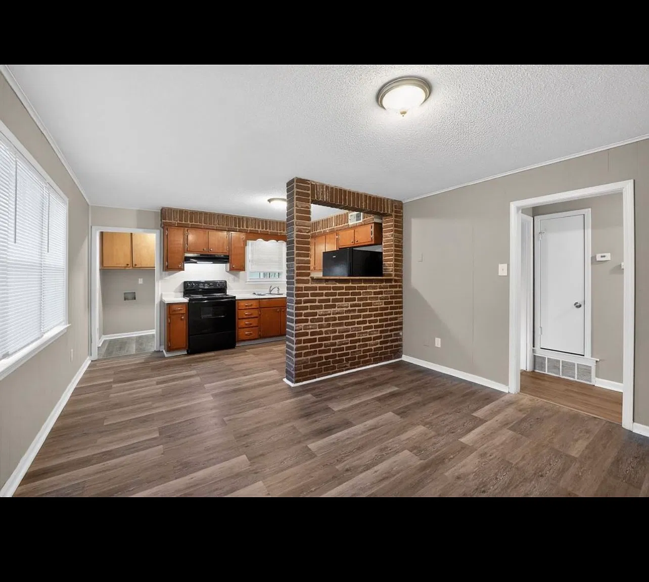 3 bed, 1112 sqft, $1,195 — Photo 3