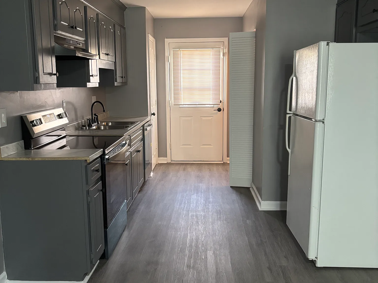 3 bed, 987 sqft, $1,550 — Photo 4