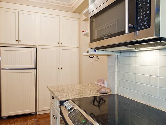 Sold by Sotheby's International Realty | media 17