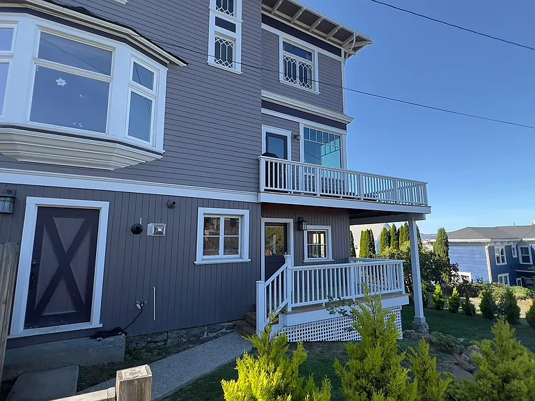 1588 Grand Ave #C — Photo 2