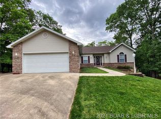 110 Crown Point Dr, Lake Ozark, MO 65049