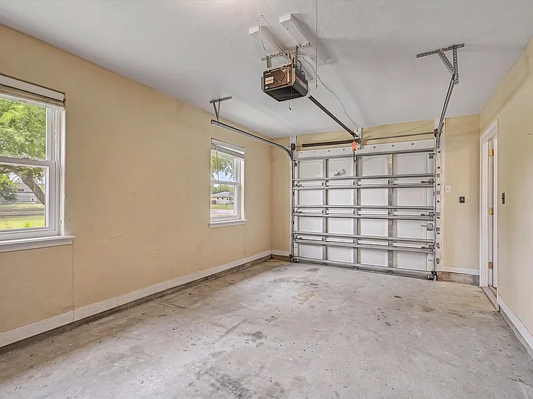 827 Pickney Ave — Photo 38