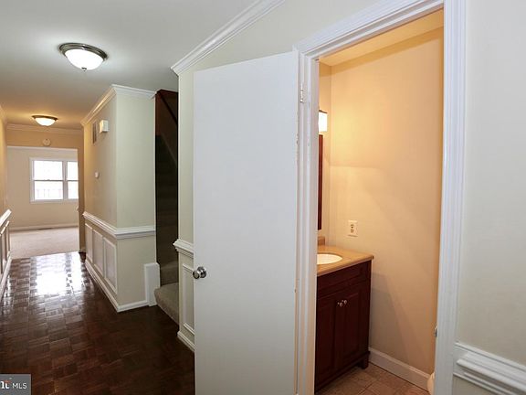 2nd image of 2215 N Somerset St