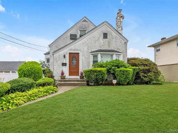 1639 Empire Street, Elmont, NY 11003