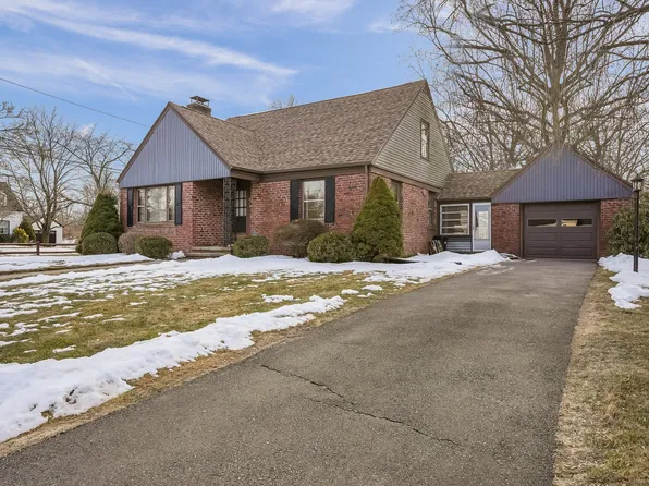 615 Chickadee Lane, Stratford, CT 06614