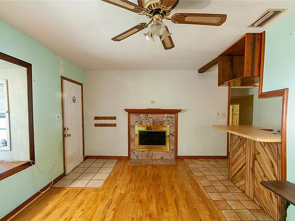 4th image of 9609 N Elmer St