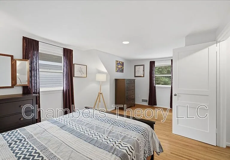 912 N Lexington St — Photo 27