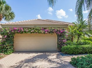 9125 Troon Lakes Dr, Naples, FL 34109