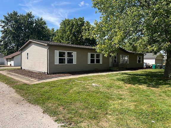 3rd image of 240 N Shabbona St