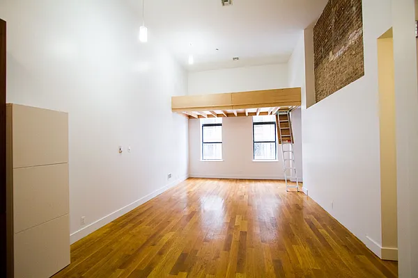 Rented by TheRealEstateCompany.com LLC | media 46