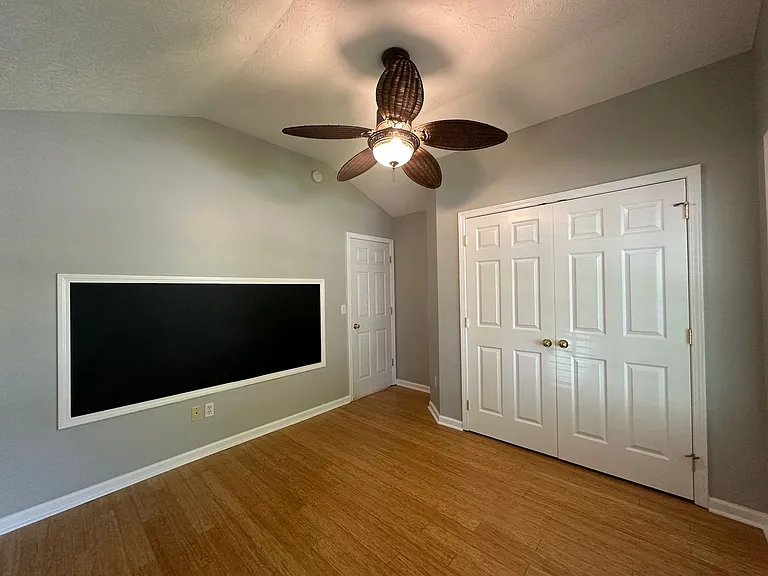516 Millpond Rd — Photo 7