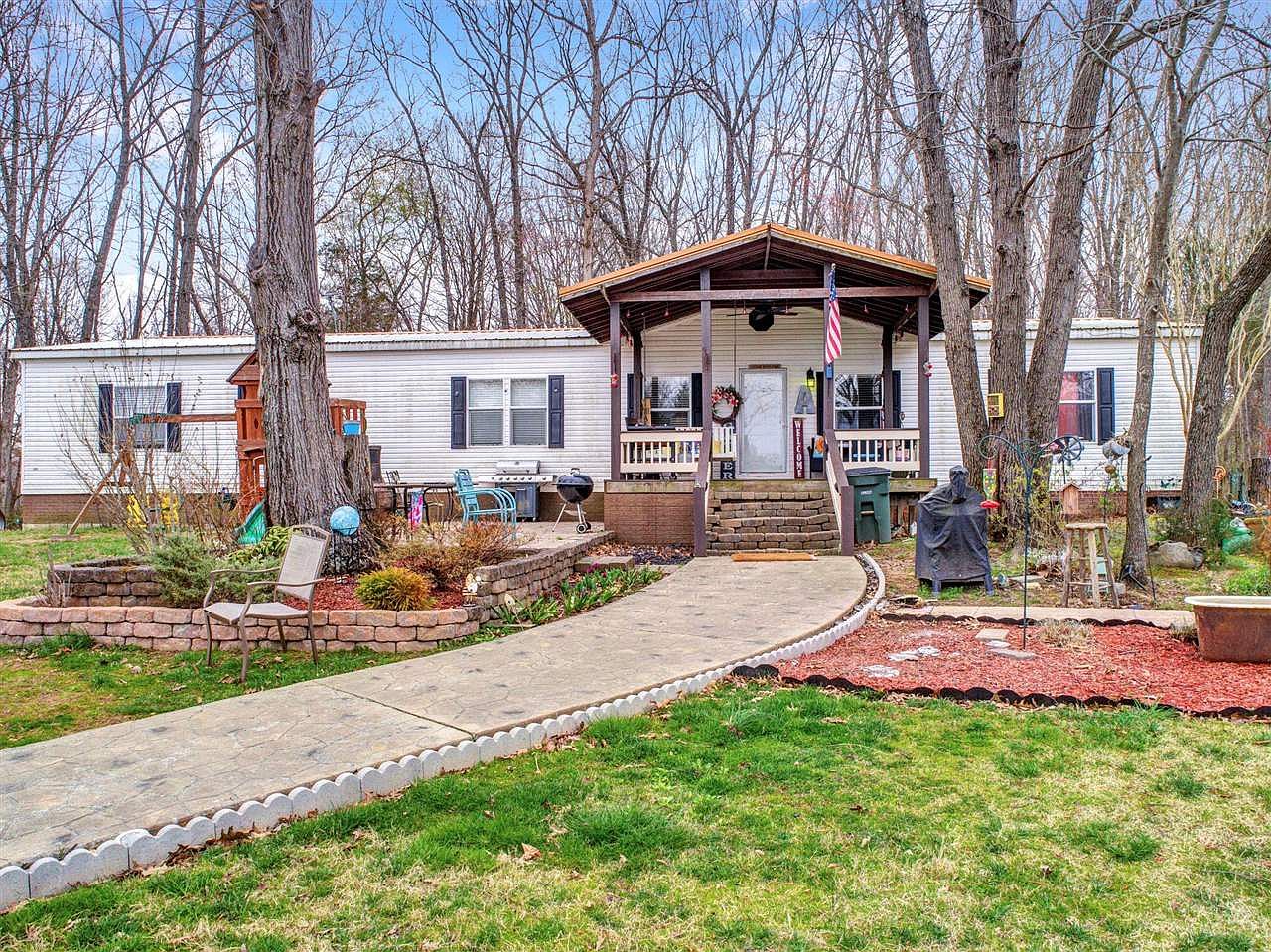 1166 Tom Word Rd, Summer Shade, KY 42166 | Zillow