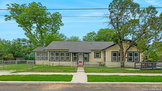 1200 W Magnolia Ave